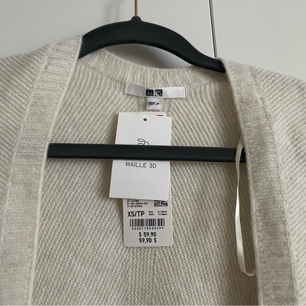 Uniqlo 3D knit Cocoon cardigan - Picture 2 of 3